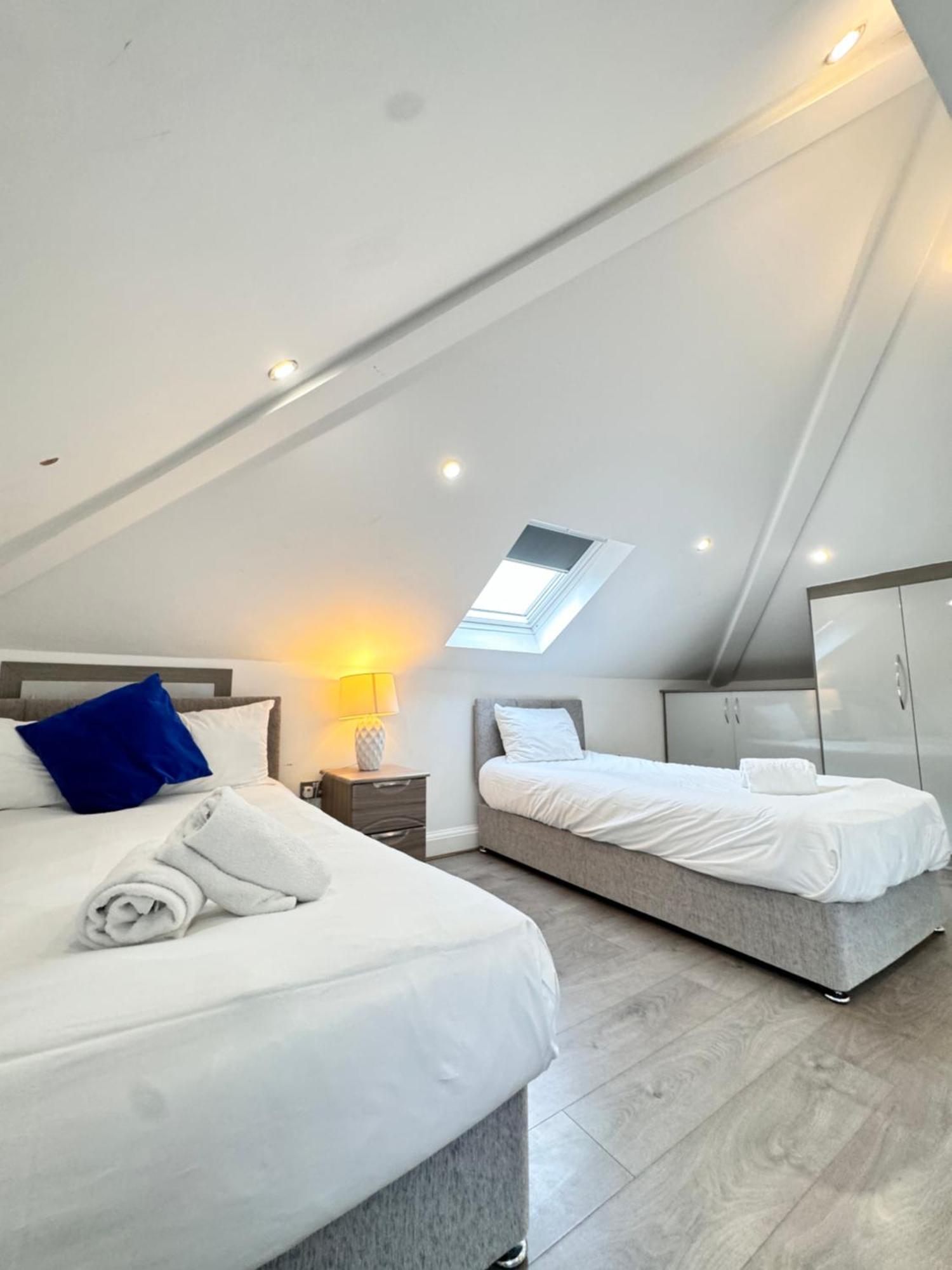 Hatton Apartments Heathrow Airport- Free Parking-Free Underground To And From Heathrow Airport Hatton Cross See Picture-See London Fast Hatton Cross To Central London 30Min Dış mekan fotoğraf