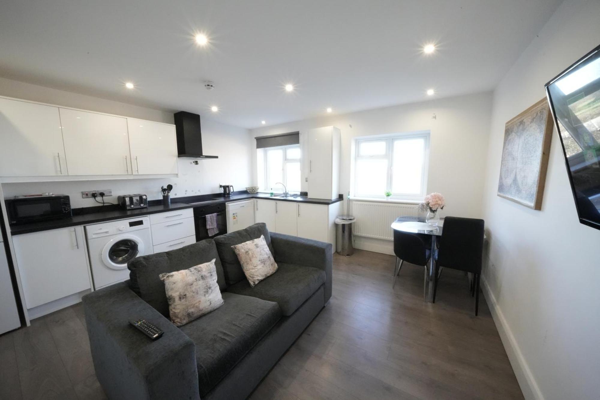 Hatton Apartments Heathrow Airport- Free Parking-Free Underground To And From Heathrow Airport Hatton Cross See Picture-See London Fast Hatton Cross To Central London 30Min Dış mekan fotoğraf