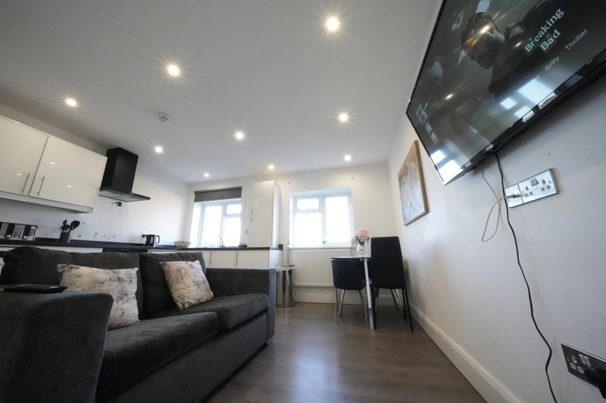 Hatton Apartments Heathrow Airport- Free Parking-Free Underground To And From Heathrow Airport Hatton Cross See Picture-See London Fast Hatton Cross To Central London 30Min Dış mekan fotoğraf