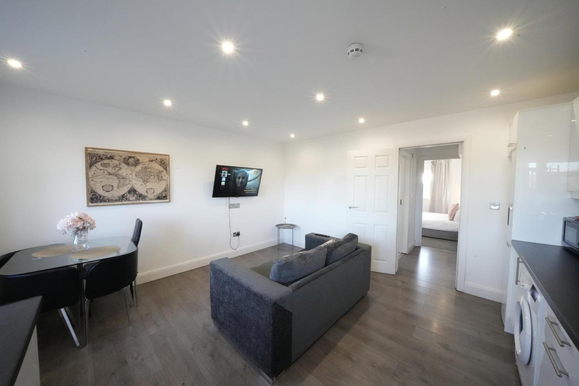 Hatton Apartments Heathrow Airport- Free Parking-Free Underground To And From Heathrow Airport Hatton Cross See Picture-See London Fast Hatton Cross To Central London 30Min Dış mekan fotoğraf