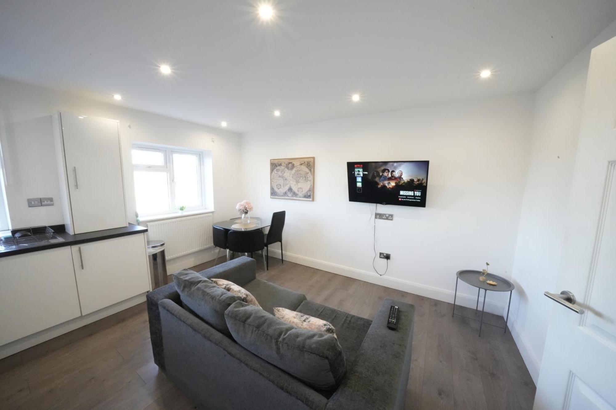 Hatton Apartments Heathrow Airport- Free Parking-Free Underground To And From Heathrow Airport Hatton Cross See Picture-See London Fast Hatton Cross To Central London 30Min Dış mekan fotoğraf