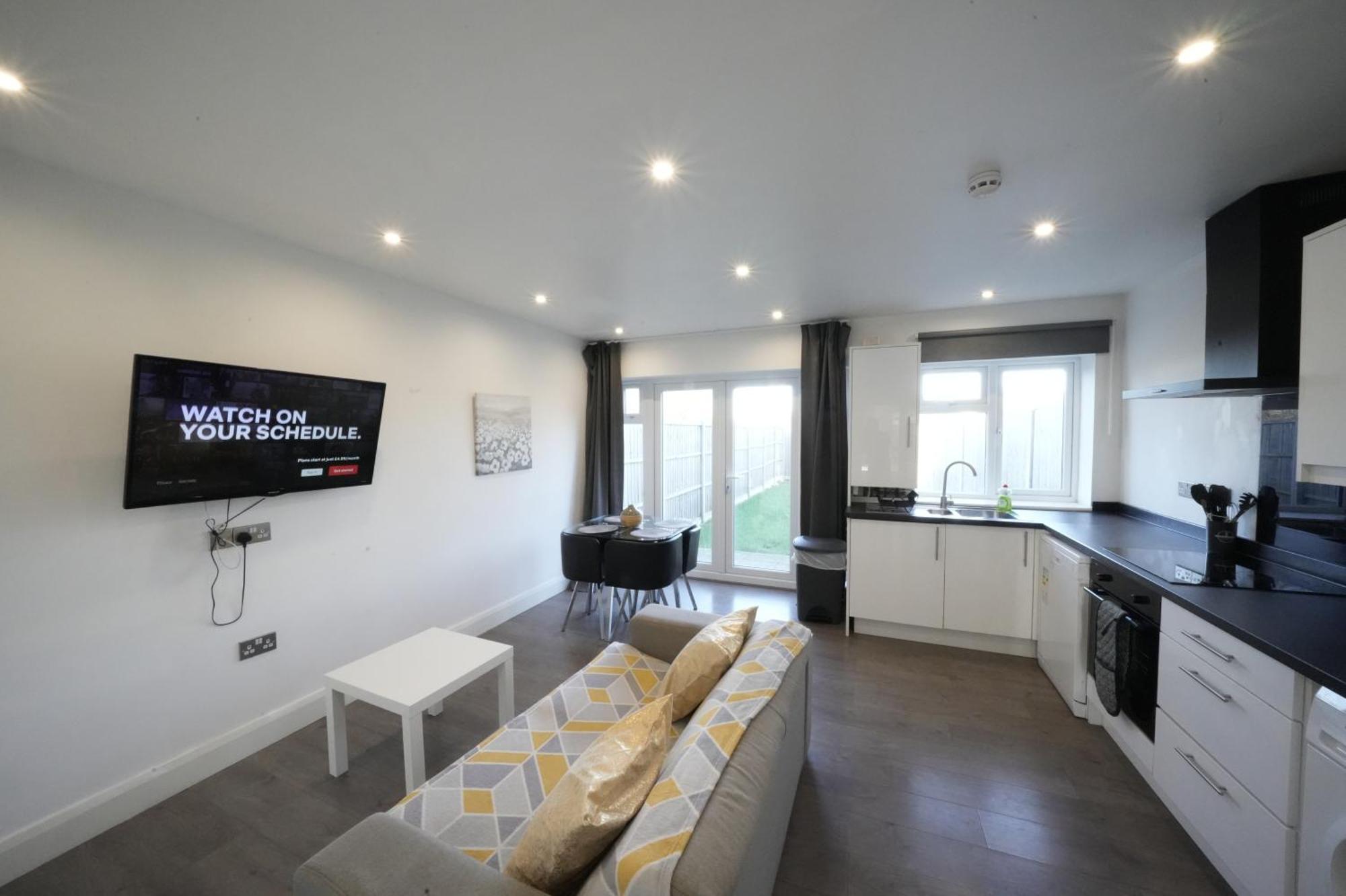Hatton Apartments Heathrow Airport- Free Parking-Free Underground To And From Heathrow Airport Hatton Cross See Picture-See London Fast Hatton Cross To Central London 30Min Dış mekan fotoğraf