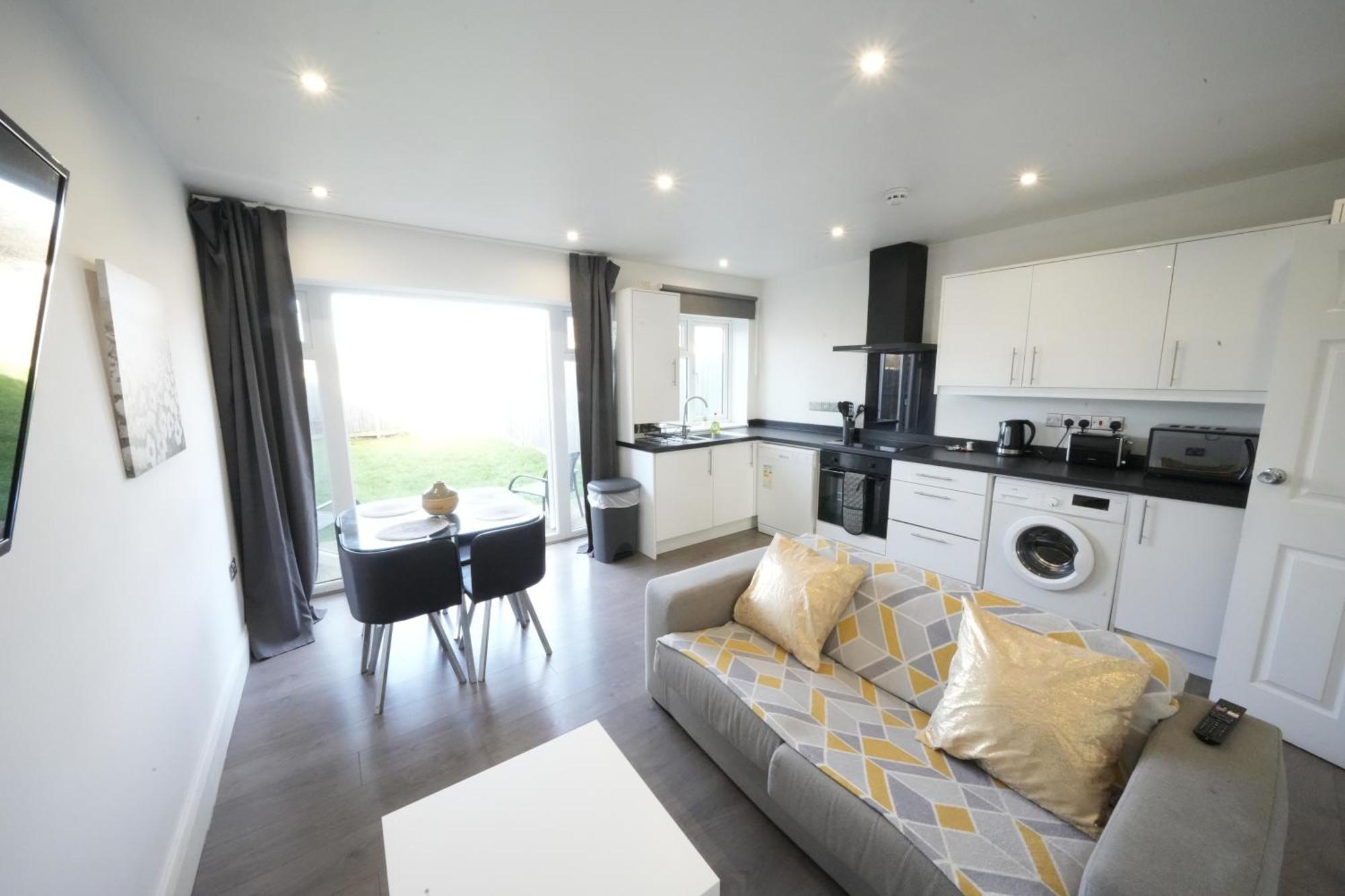 Hatton Apartments Heathrow Airport- Free Parking-Free Underground To And From Heathrow Airport Hatton Cross See Picture-See London Fast Hatton Cross To Central London 30Min Dış mekan fotoğraf