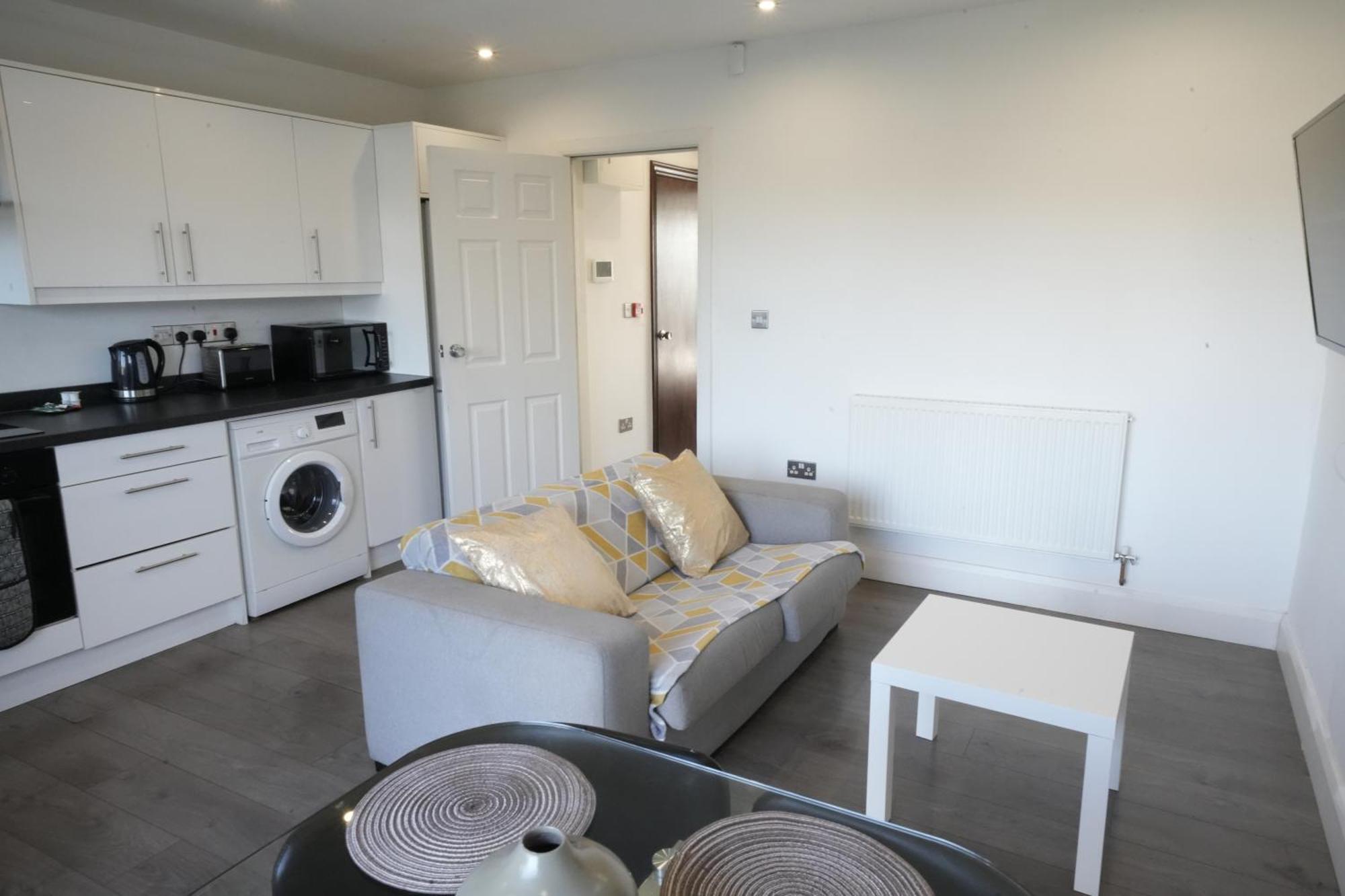 Hatton Apartments Heathrow Airport- Free Parking-Free Underground To And From Heathrow Airport Hatton Cross See Picture-See London Fast Hatton Cross To Central London 30Min Dış mekan fotoğraf
