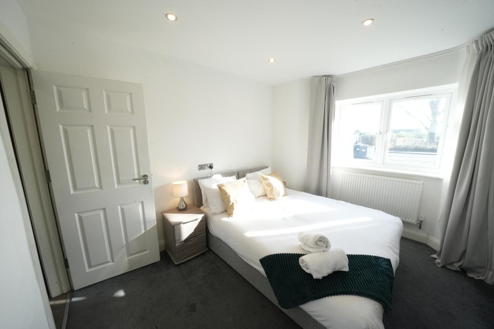 Hatton Apartments Heathrow Airport- Free Parking-Free Underground To And From Heathrow Airport Hatton Cross See Picture-See London Fast Hatton Cross To Central London 30Min Dış mekan fotoğraf