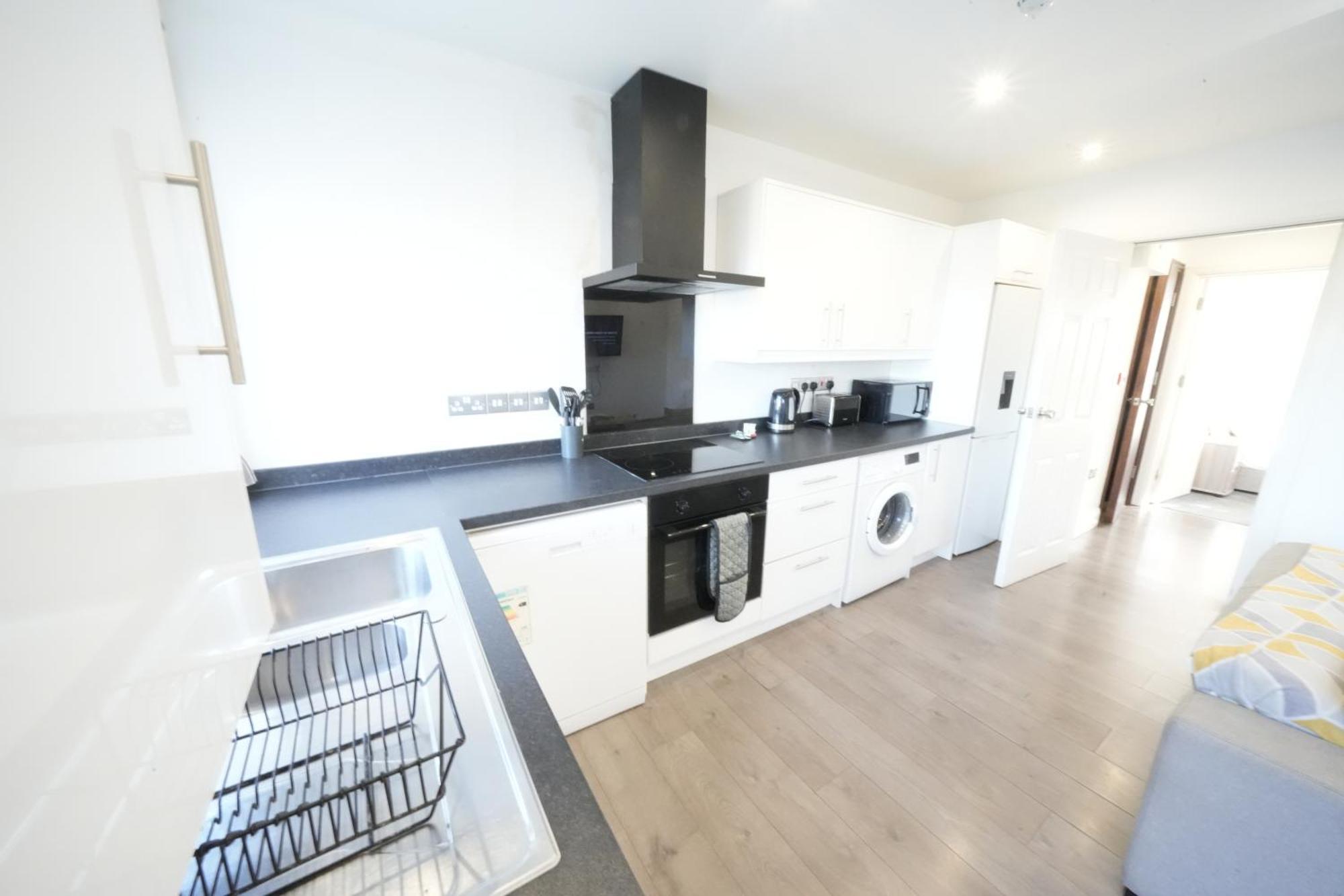 Hatton Apartments Heathrow Airport- Free Parking-Free Underground To And From Heathrow Airport Hatton Cross See Picture-See London Fast Hatton Cross To Central London 30Min Dış mekan fotoğraf